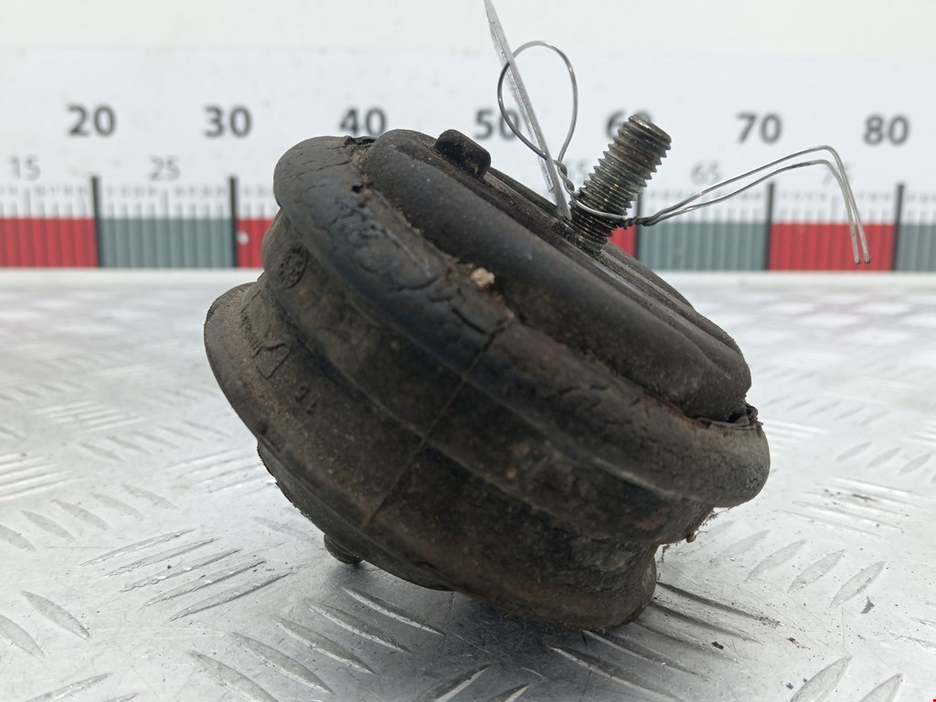 Подушка (опора) крепления двигателя Opel Omega B (1994-2004)