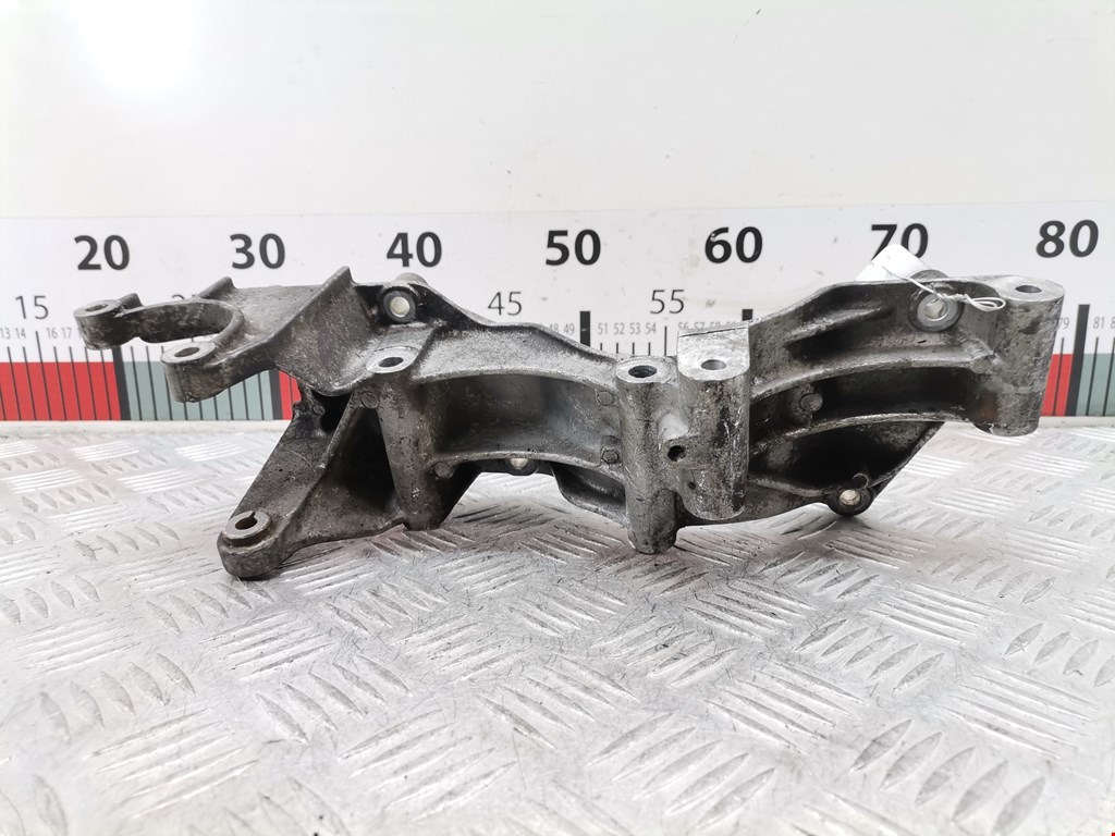 Кронштейн генератора VOLKSWAGEN Bora 1998-2005