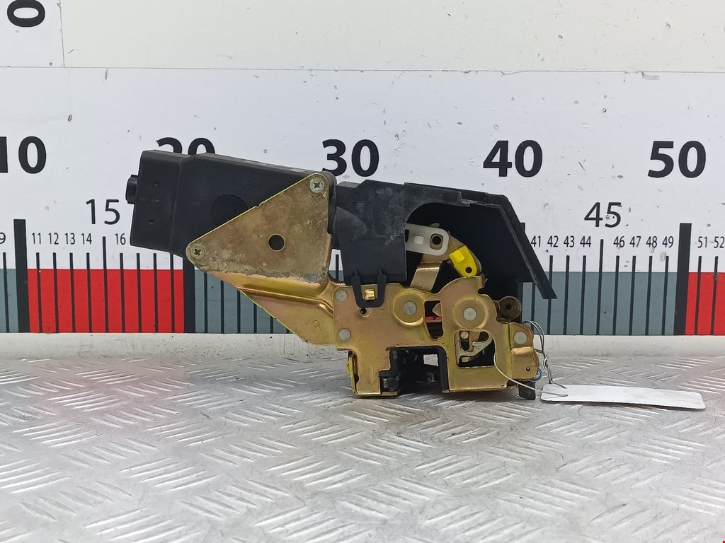 Замок двери задней правой MITSUBISHI Space Star 1999-2006