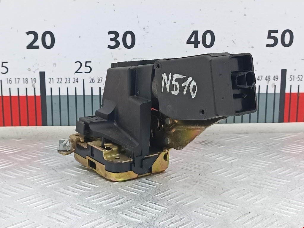 Замок двери задней правой MITSUBISHI Space Star 1999-2006