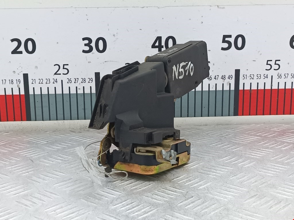 Замок двери задней правой MITSUBISHI Space Star 1999-2006