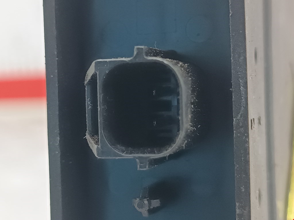 Замок двери задней правой MITSUBISHI Space Star 1999-2006