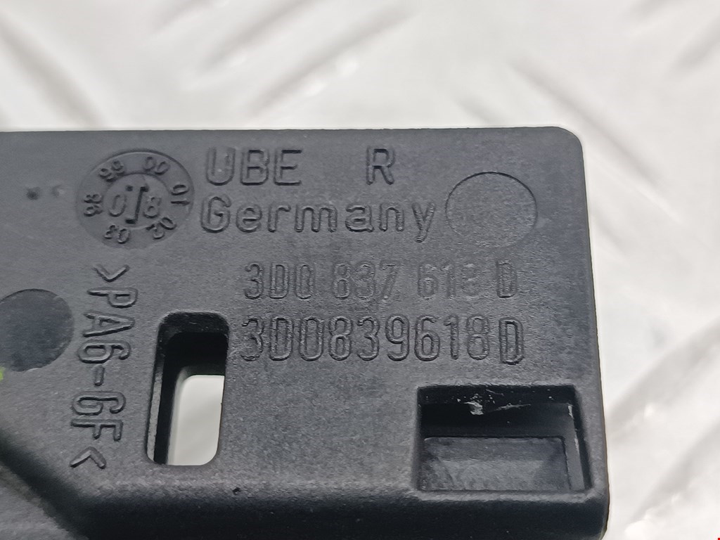 Ручка дверная передняя внутренняя правая VOLKSWAGEN Phaeton 2002-2016