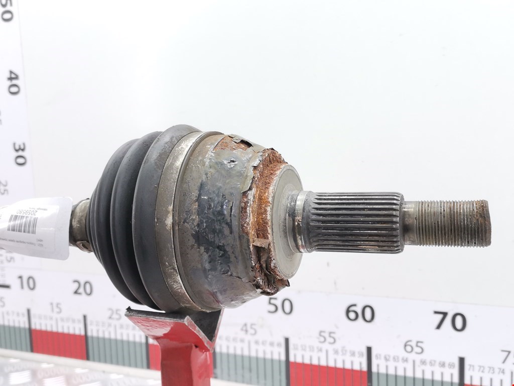 Полуось (привод, приводной вал) передняя правая VOLKSWAGEN Touareg 2002-2010