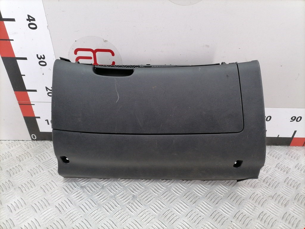 Бардачок SKODA Octavia A5 1Z- 2004-2013