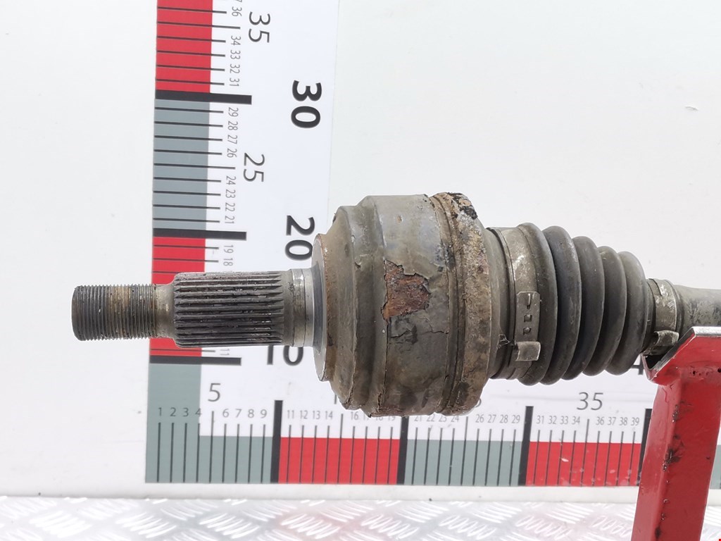 Полуось (привод, приводной вал) задняя правая VOLKSWAGEN Touareg 2002-2010