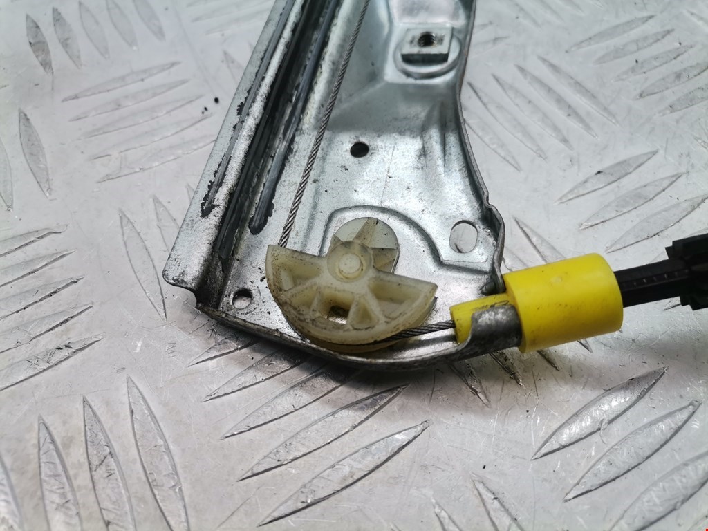 Стеклоподъемник передний правый RENAULT Clio 1998-2008