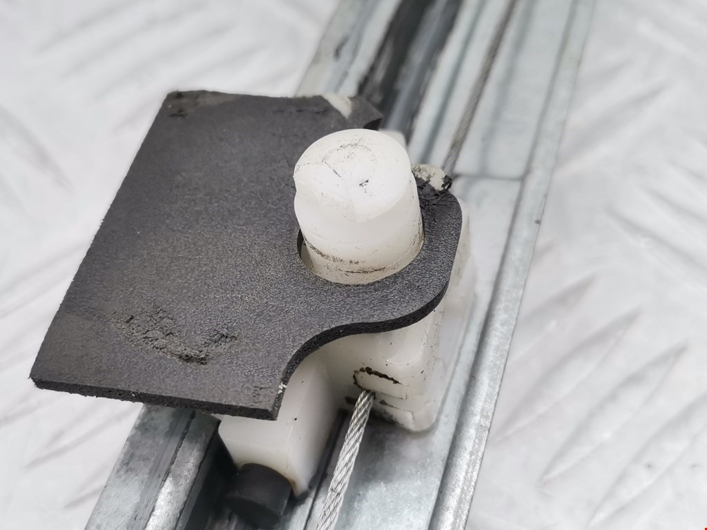 Стеклоподъемник передний правый RENAULT Clio 1998-2008