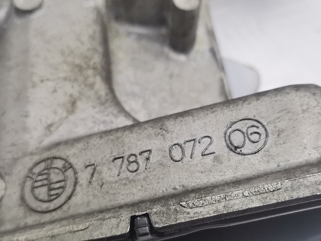 Корпус масляного фильтра BMW 1er E81\E87 2004-2011