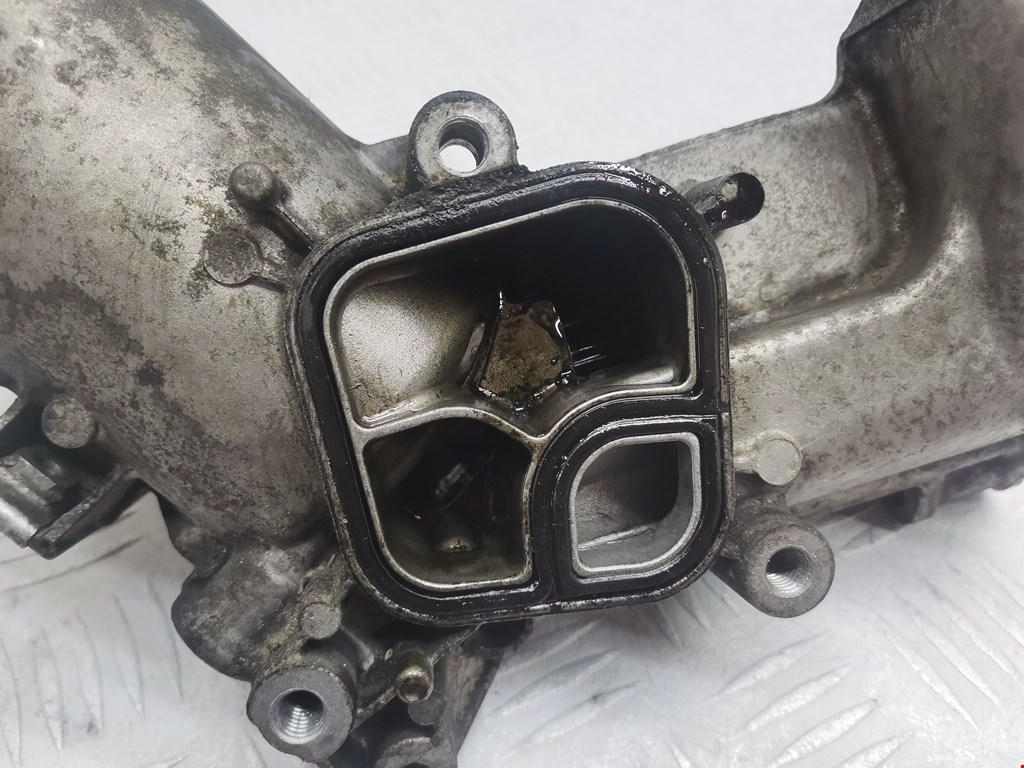 Корпус масляного фильтра BMW 1er E81\E87 2004-2011