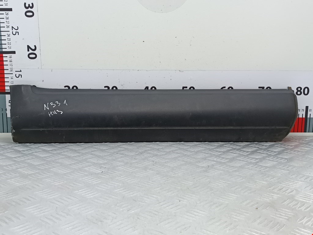 Накладка (молдинг) двери задней правой Volkswagen Touareg 1 (2002-2010)