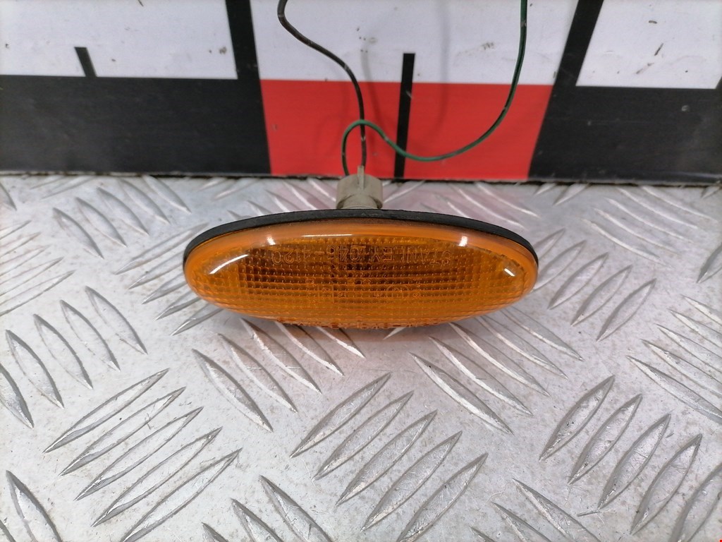 Повторитель на крыло MAZDA Premacy CP 1999-2004