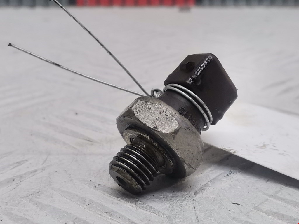 Датчик давления масла BMW 1er E81\E87 2004-2011