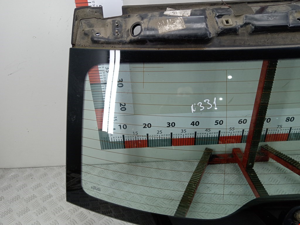 Стекло заднее VOLKSWAGEN Touareg 2002-2010