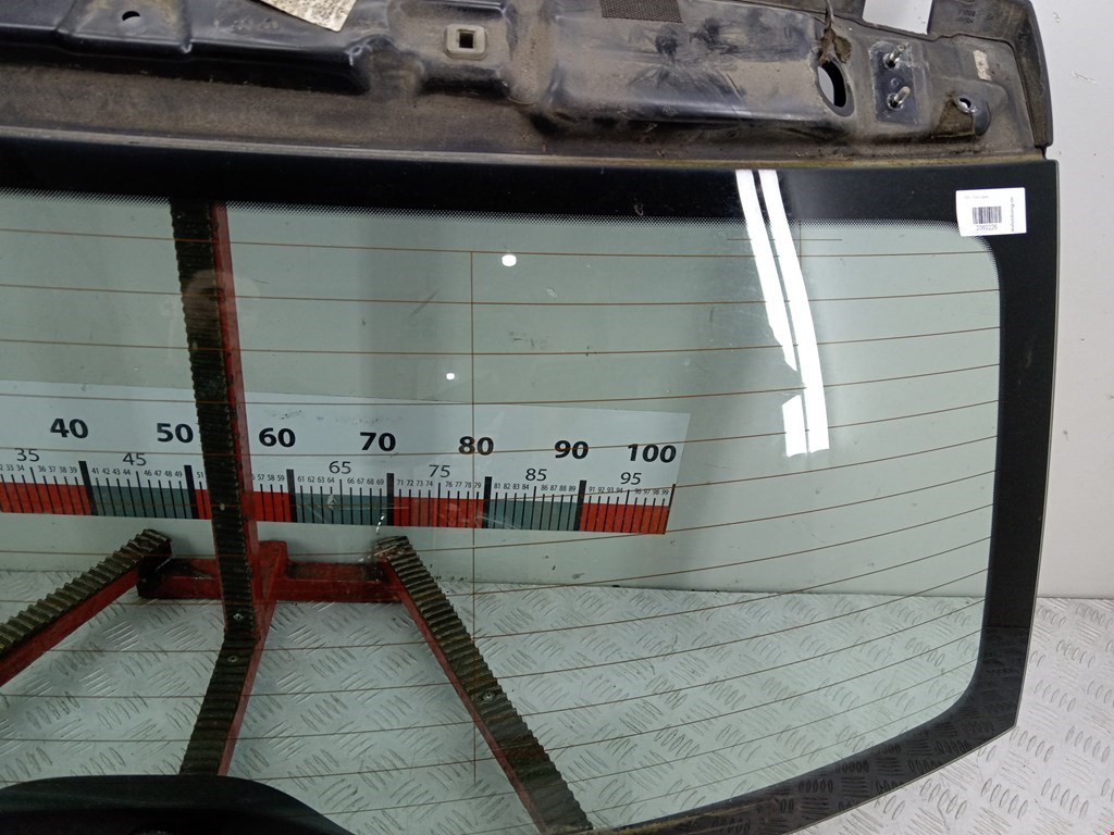 Стекло заднее VOLKSWAGEN Touareg 2002-2010
