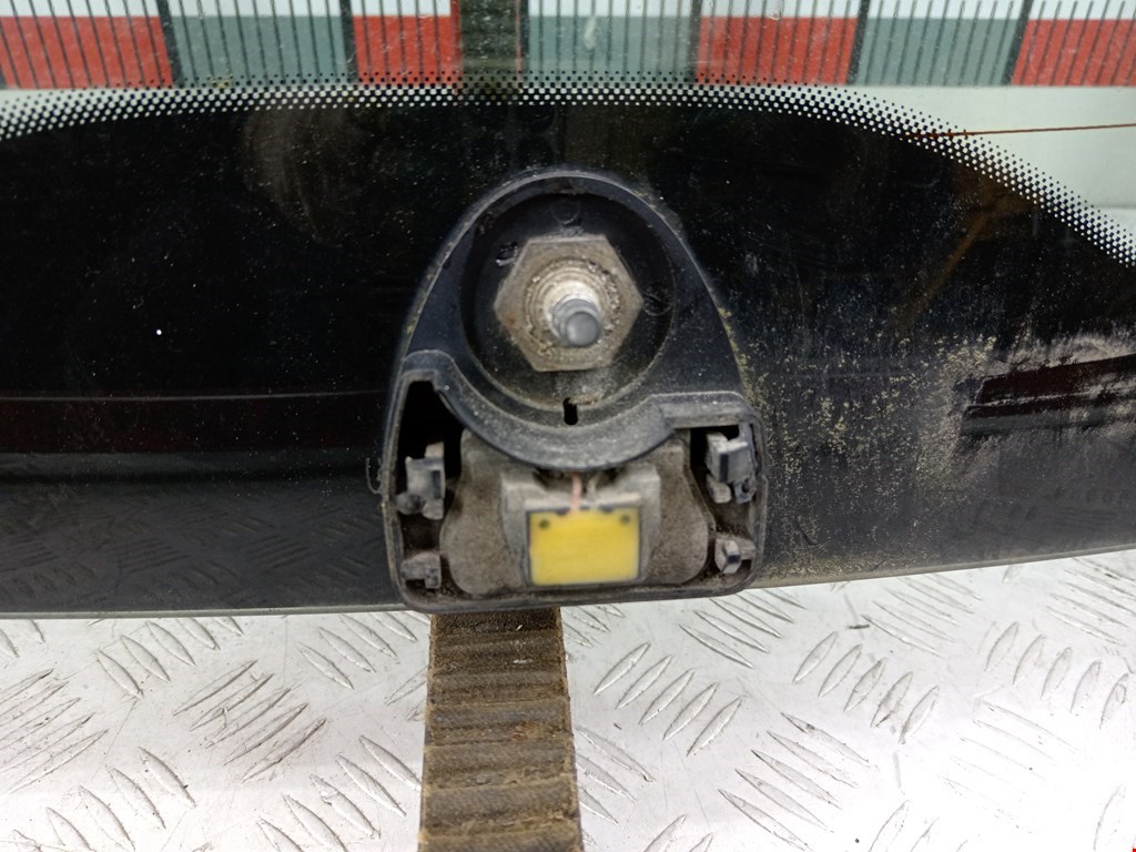 Стекло заднее VOLKSWAGEN Touareg 2002-2010