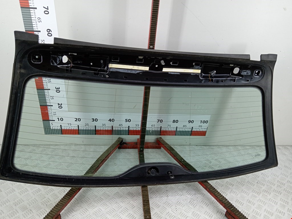 Стекло заднее VOLKSWAGEN Touareg 2002-2010