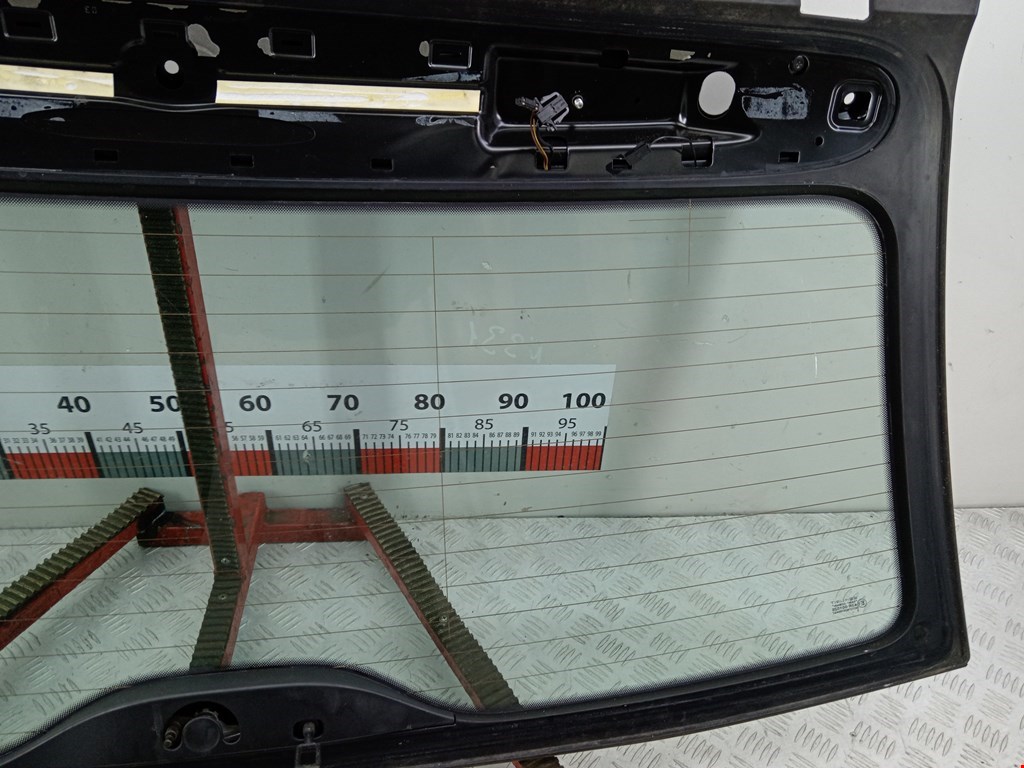 Стекло заднее VOLKSWAGEN Touareg 2002-2010