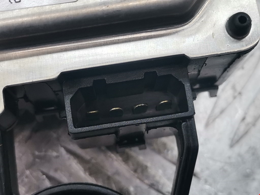 Моторчик стеклоочистителя задний VOLKSWAGEN Touareg 2002-2010