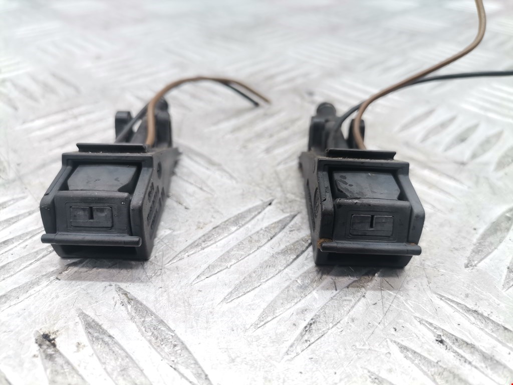 Форсунка омывателя лобового стекла VOLKSWAGEN Golf III 1991-1997