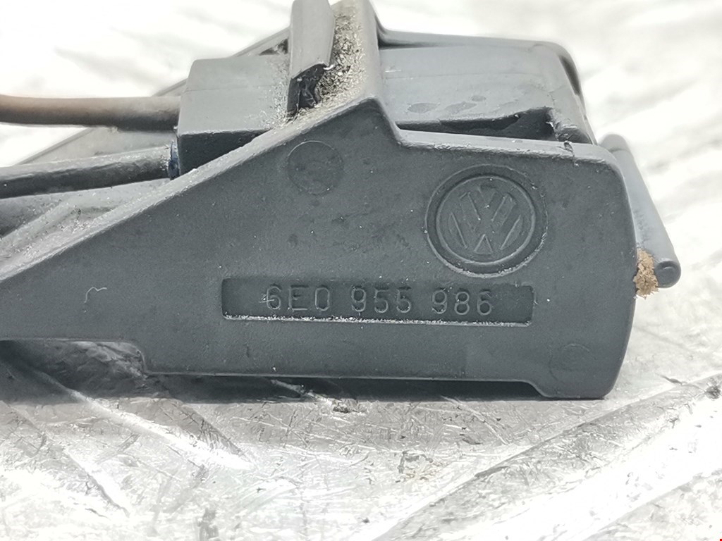 Форсунка омывателя лобового стекла VOLKSWAGEN Golf III 1991-1997