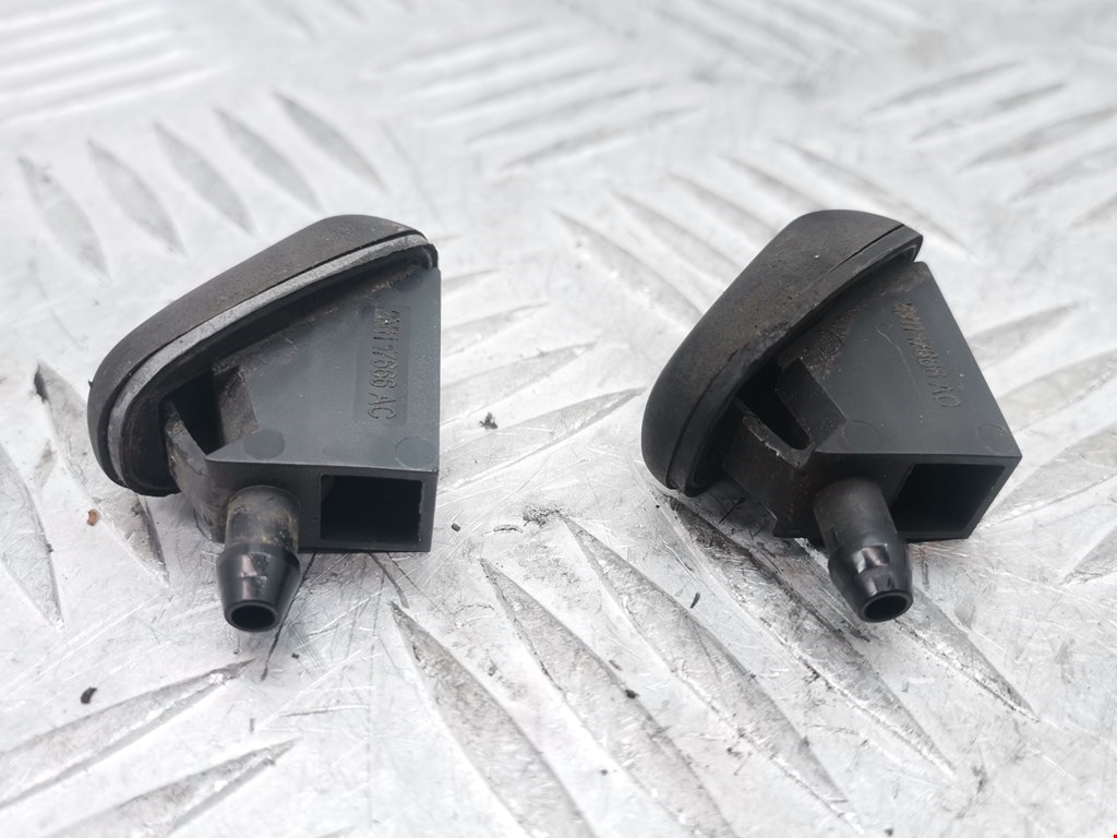 Форсунка омывателя лобового стекла FORD Fiesta 2001-2008