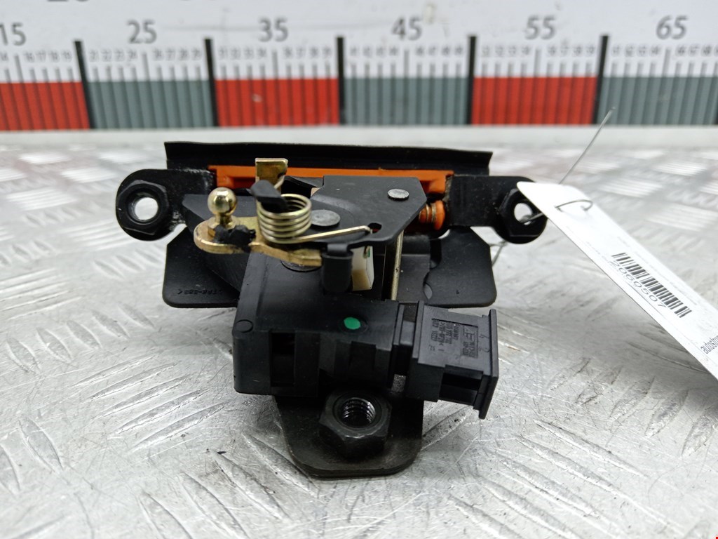 Замок багажника (крышки двери) SKODA Octavia A4 1U- 1997-2010