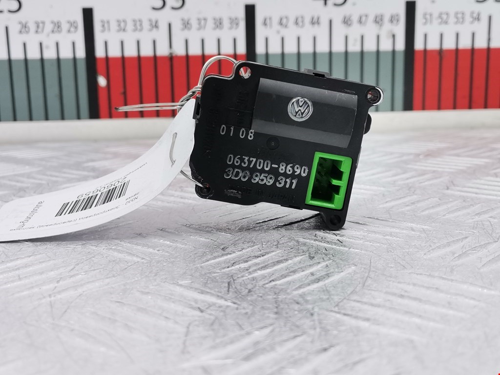 Моторчик заслонки печки VOLKSWAGEN Phaeton 2002-2016