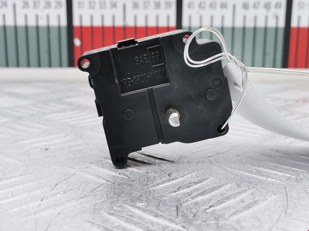 Моторчик заслонки печки VOLKSWAGEN Phaeton 2002-2016