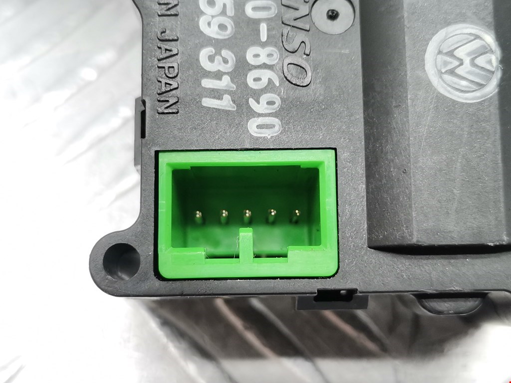 Моторчик заслонки печки VOLKSWAGEN Phaeton 2002-2016