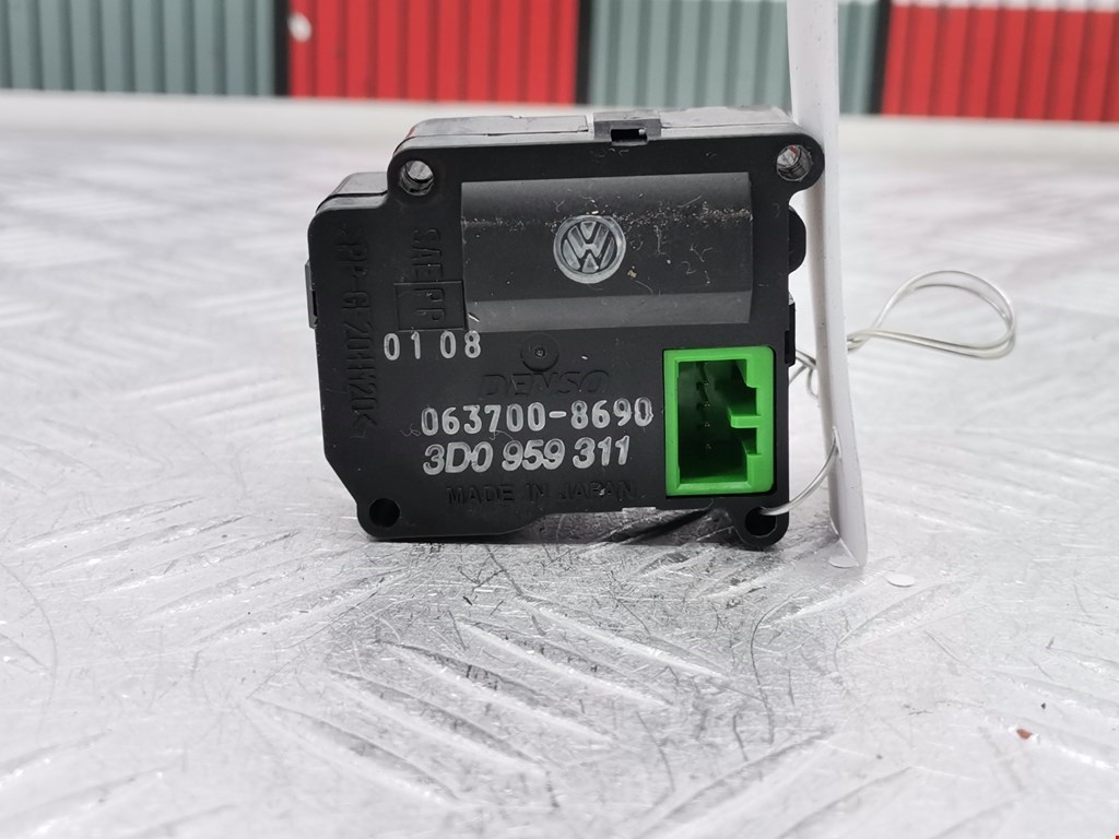 Моторчик заслонки печки VOLKSWAGEN Phaeton 2002-2016