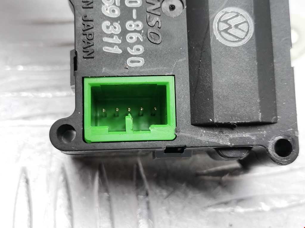 Моторчик заслонки печки VOLKSWAGEN Phaeton 2002-2016