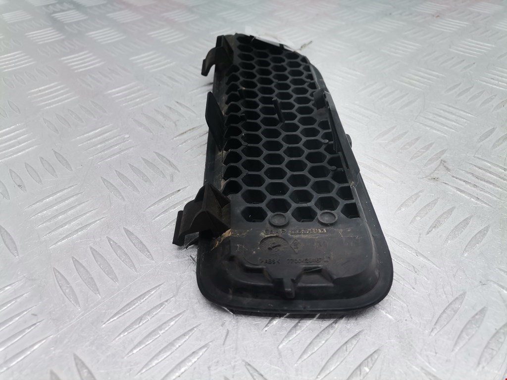 Решетка радиатора RENAULT Scenic I 1996-2003