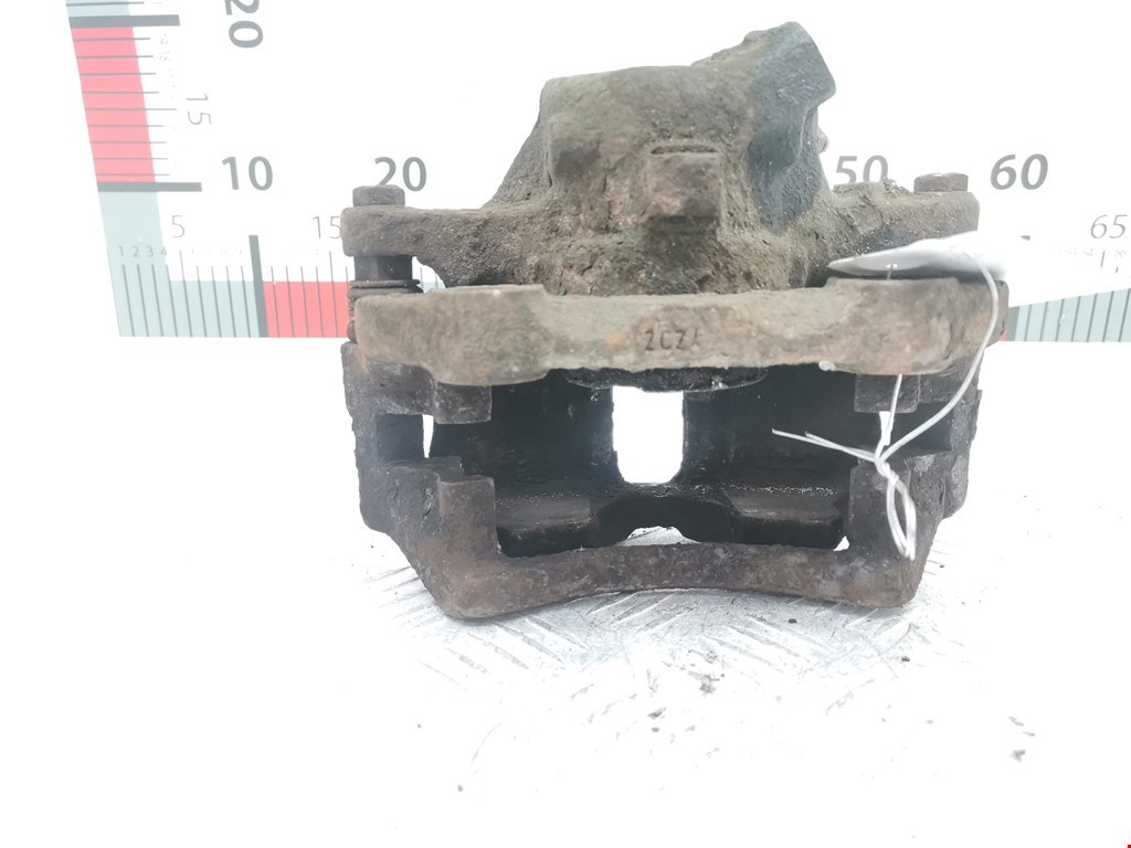 Суппорт передний правый VOLKSWAGEN Passat B3 1988-1993