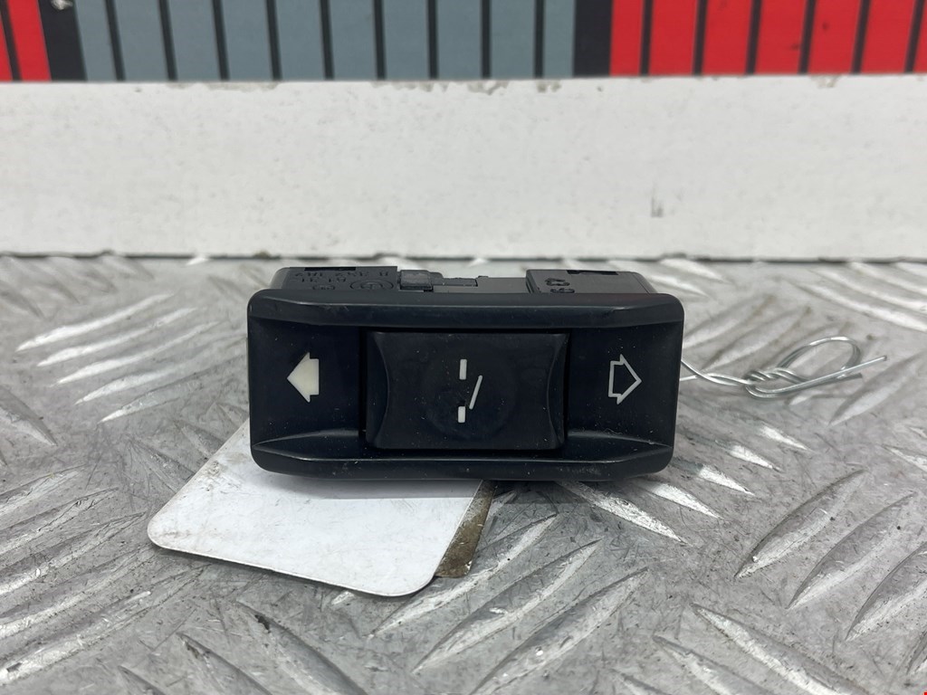 Кнопка люка BMW 3-Series (E46) (1998-2007)