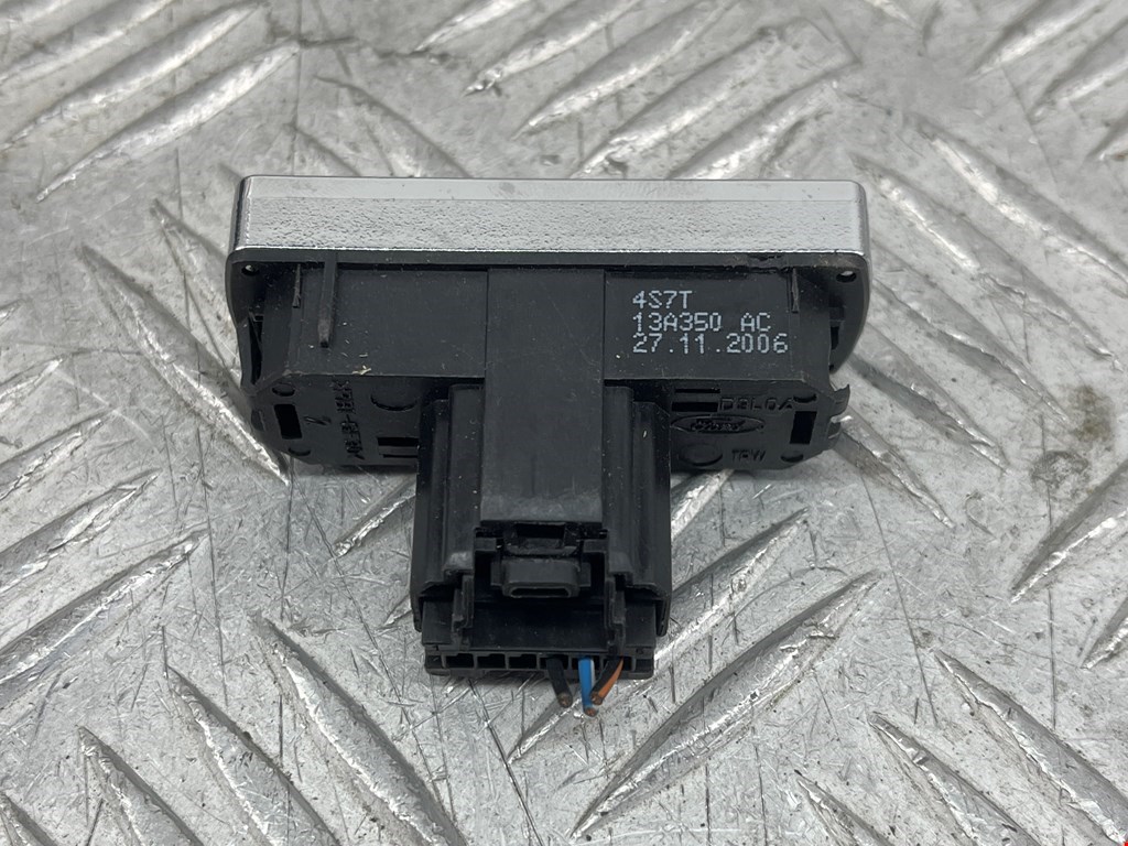 Кнопка аварийной сигнализации (аварийки) FORD Mondeo III 2000-2007