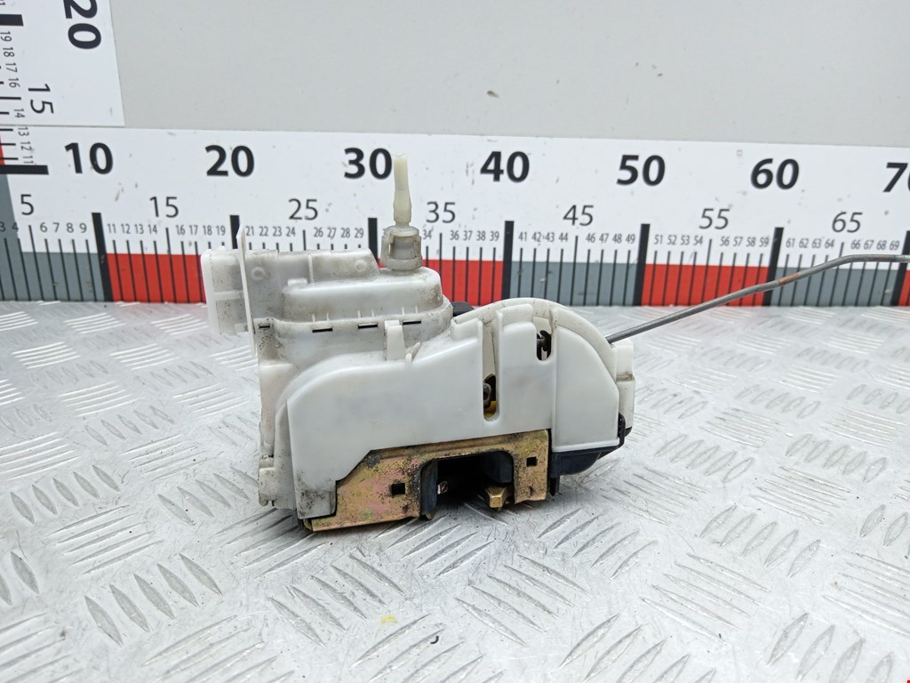 Замок двери передней правой VOLKSWAGEN Golf III 1991-1997