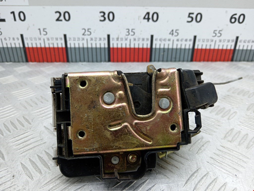 Замок двери передней правой VOLKSWAGEN Golf III 1991-1997