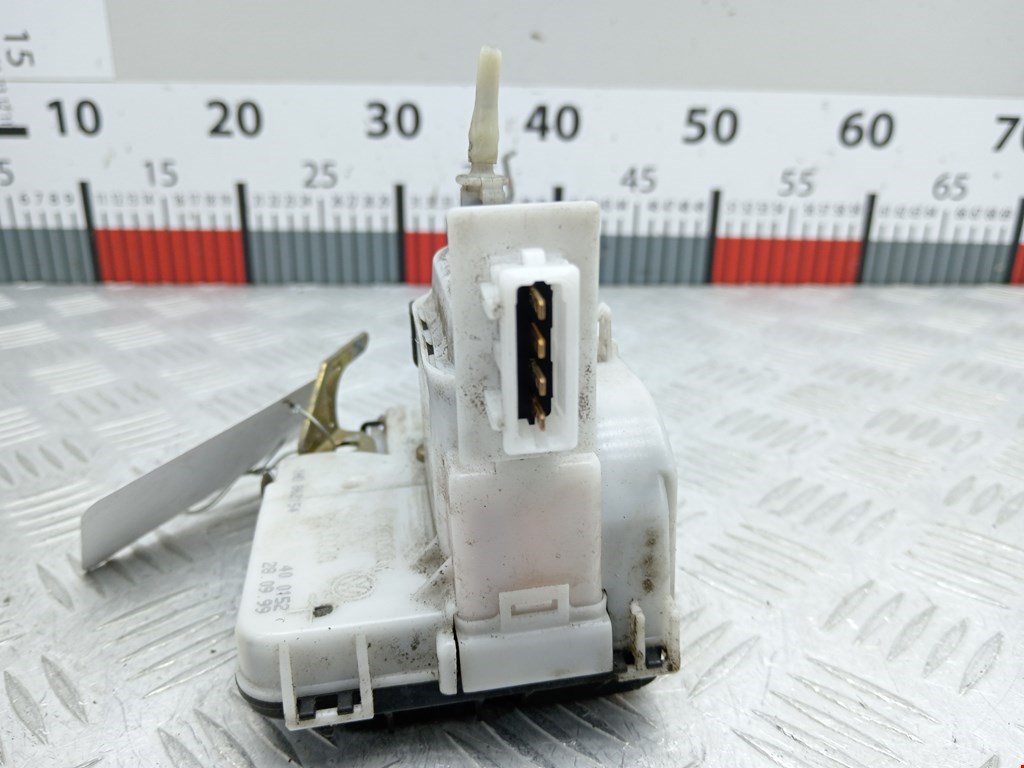 Замок двери передней правой VOLKSWAGEN Golf III 1991-1997