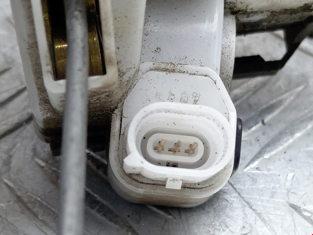 Замок двери передней правой VOLKSWAGEN Golf III 1991-1997