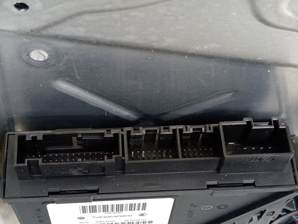 Стеклоподъемник передний левый VOLKSWAGEN Phaeton 2002-2016