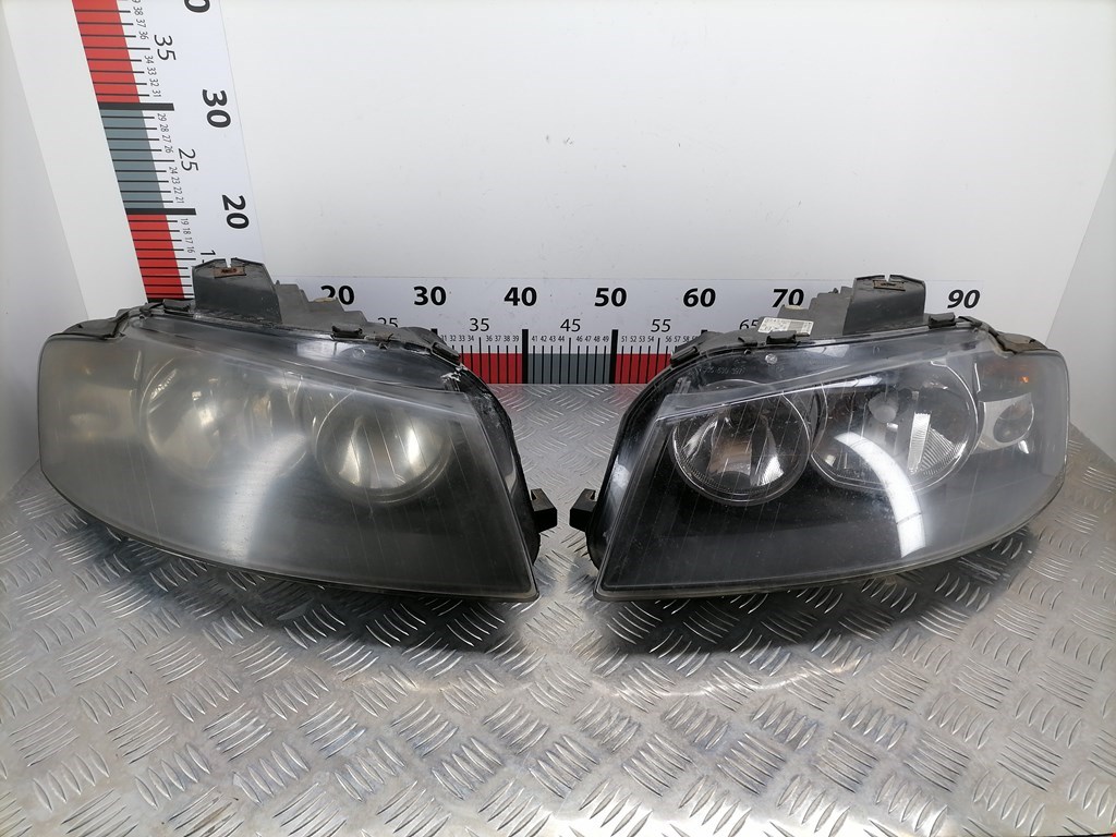 Фара правая AUDI A3 8P 2003-2013