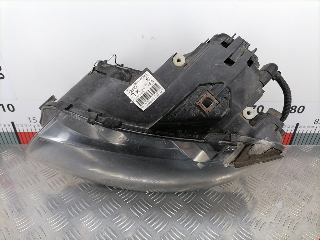 Фара правая AUDI A3 8P 2003-2013