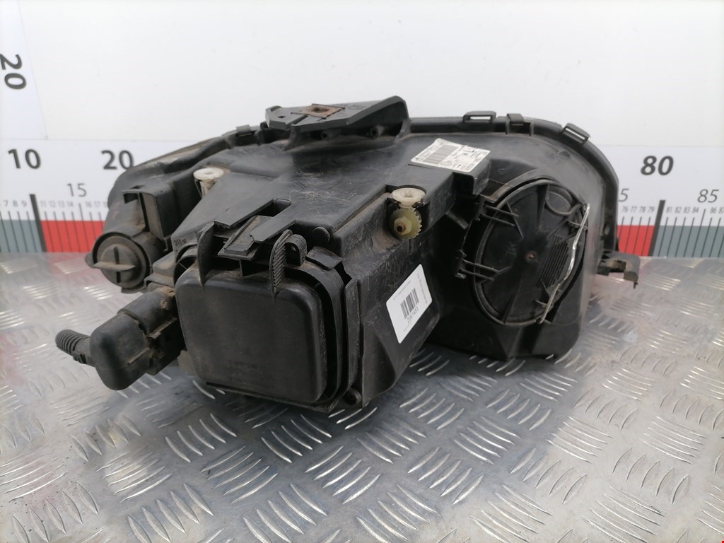 Фара правая AUDI A3 8P 2003-2013