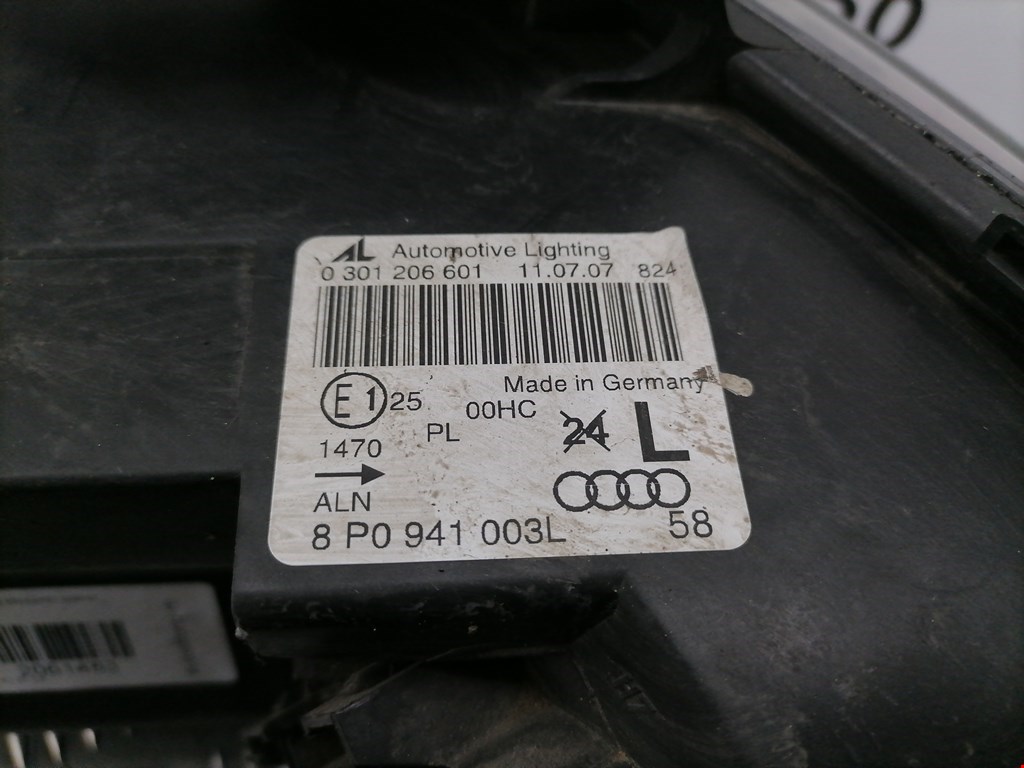 Фара правая AUDI A3 8P 2003-2013