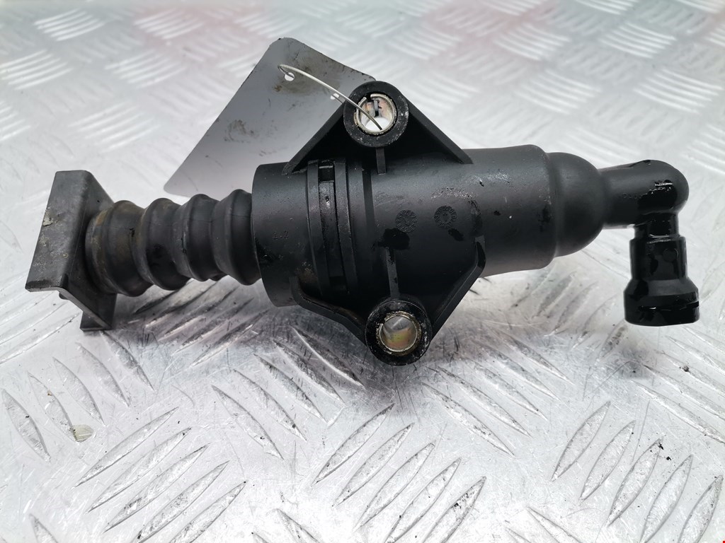 Цилиндр сцепления рабочий VOLKSWAGEN Golf IV 1997-2003