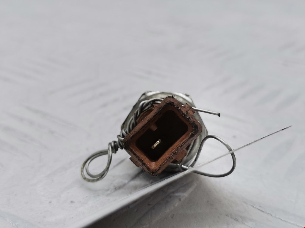 Датчик давления масла BMW 1er E81\E87 2004-2011