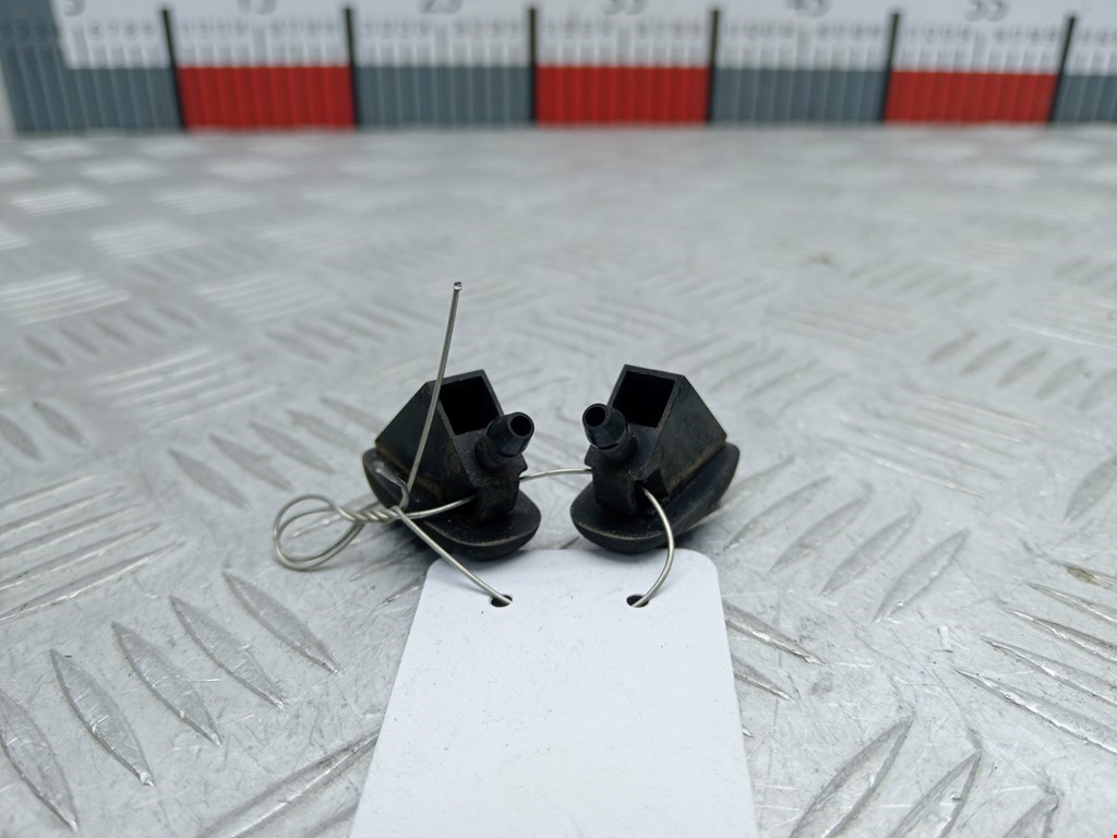 Форсунка омывателя лобового стекла FORD Fiesta 2001-2008