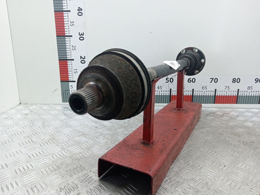 Полуось (привод, приводной вал) задняя правая VOLKSWAGEN Phaeton 2002-2016