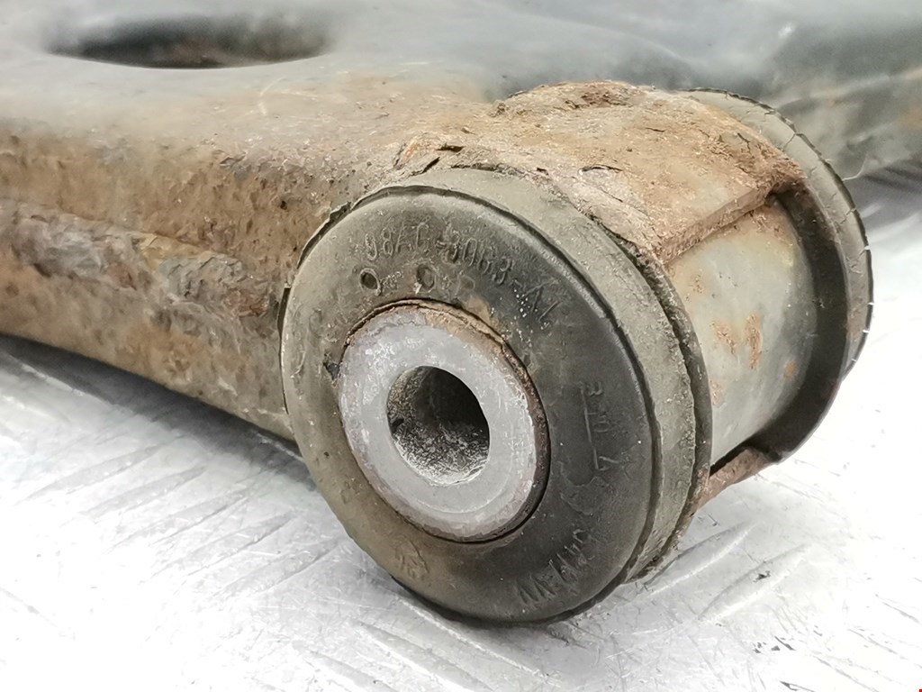 Рычаг передний правый FORD Focus I 1998-2005